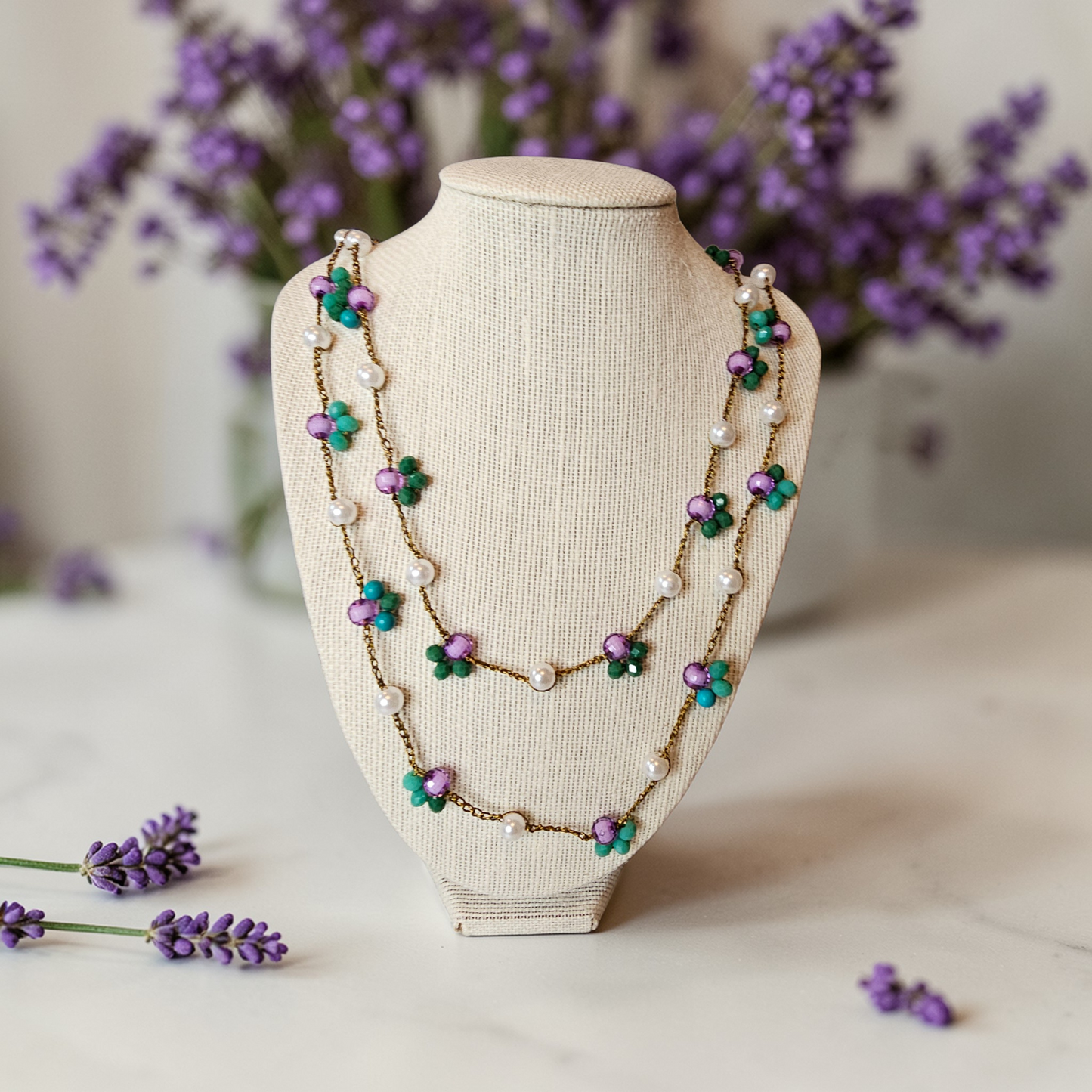 Flower stich necklace