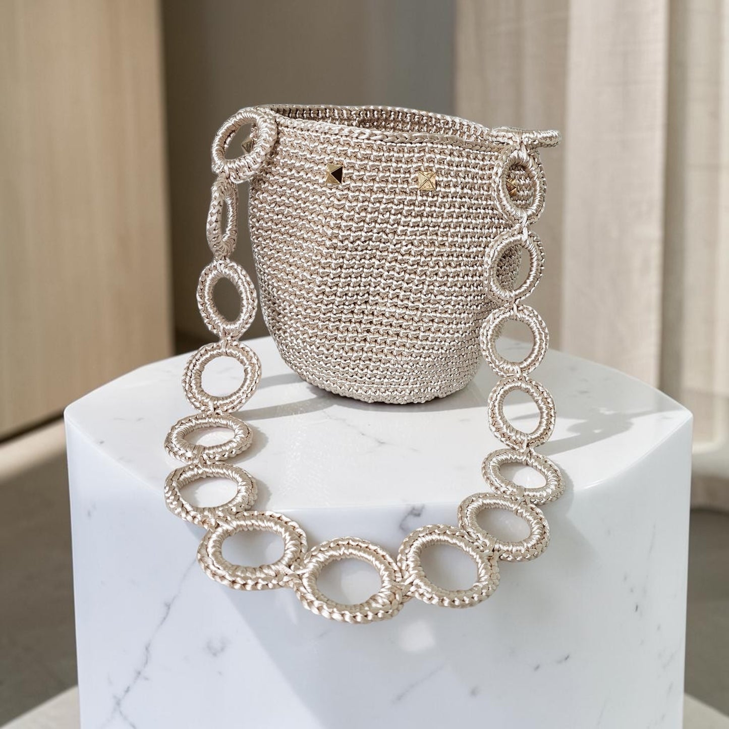 Bucket silk cord bag